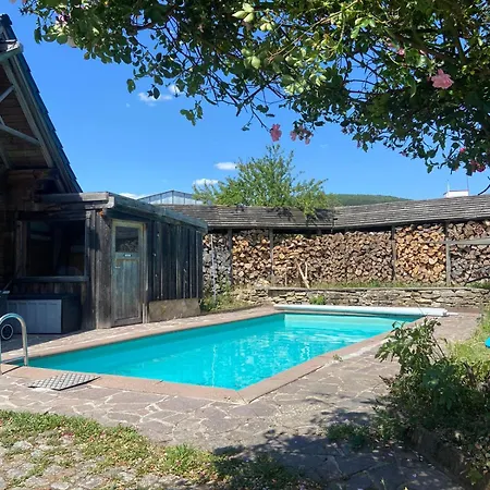 Campeggio Blockhuette Am Flugplatz Mit Pool *