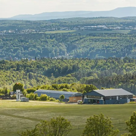 Blockhuette Am Flugplatz Mit Pool Campeggio Kuhndorf