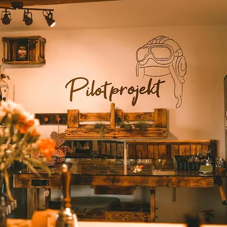 Blockhuette Am Flugplatz Mit Pool * Kuhndorf